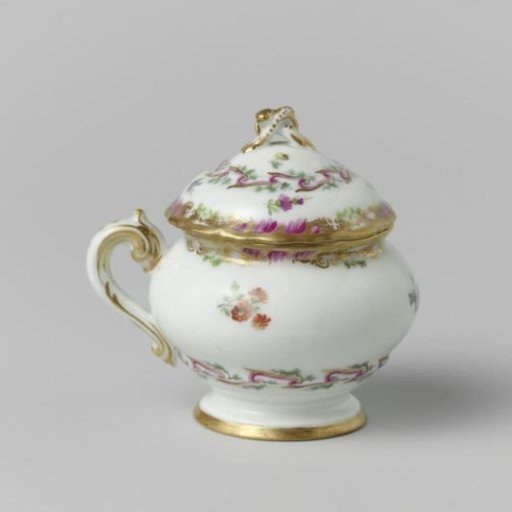 Sauceboat, cream pots and plate, part of a service