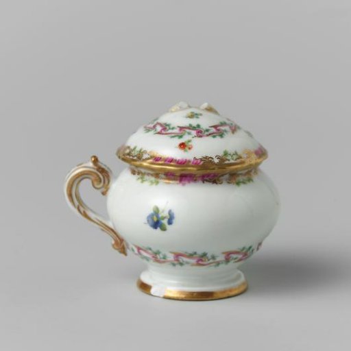 Lid of paste pot, belonging to a service with a swirled ribbon motif with leafy branches, floral bouquets, and scattered flower branches