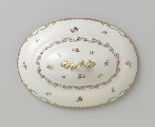 Lid with knob, oval in shape, belonging to a service with a swag motif of leafy branches, floral bouquets, and scattered flower sprigs