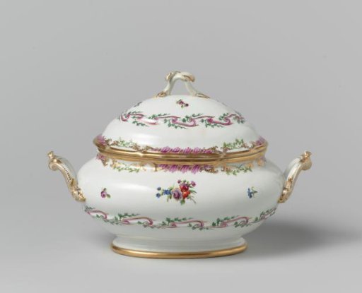 Sauceboat, Cream Pots and Plate, Part of a Service