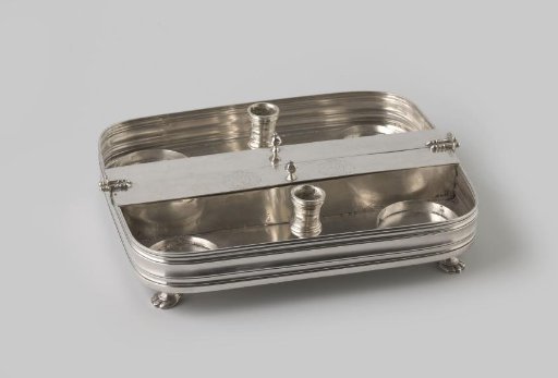 Stand for an inkstand with the coat of arms of Batavia