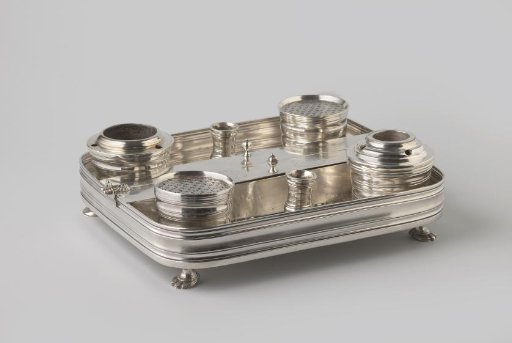 Inkstand with the coat of arms of Batavia