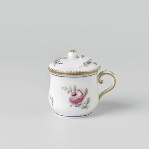 Covered pot with bouquets