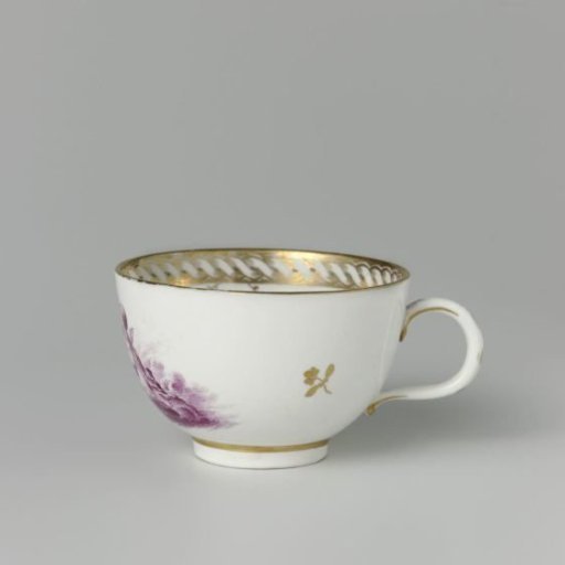 Cup with putti on clouds