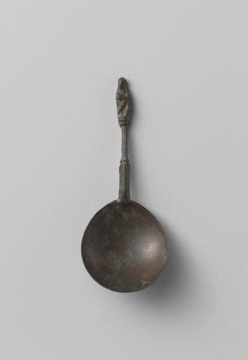 Apostle spoon with oval bowl