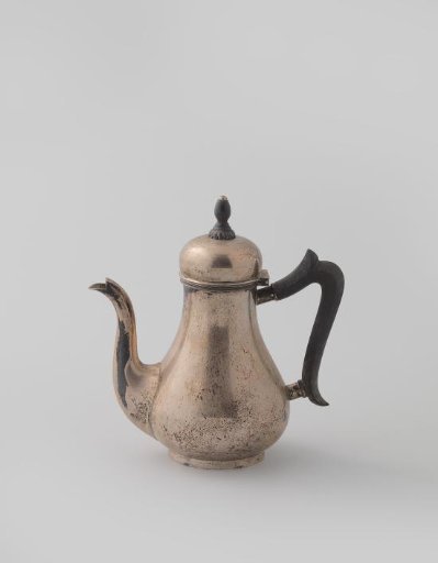 Milk jug of silver