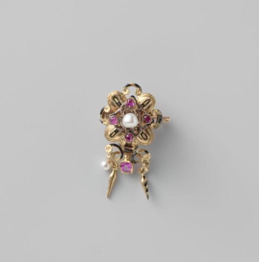 Gold brooch