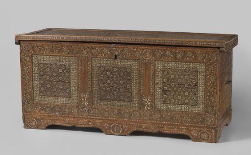 Chest in certosina technique, decorated with intarsia of ebony and ivory