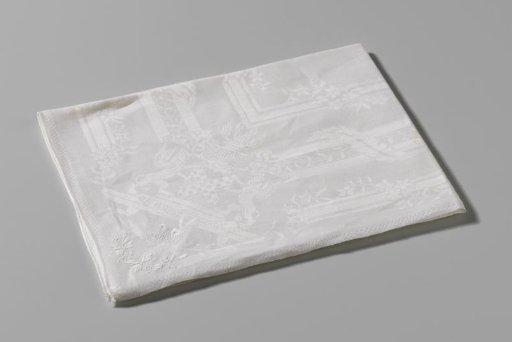Napkin with the Van der Dussen family coat of arms