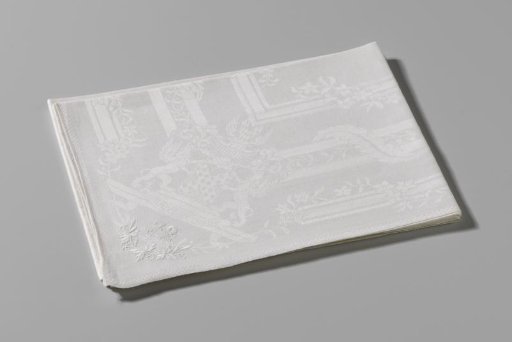 Napkin with the Van der Dussen family coat of arms