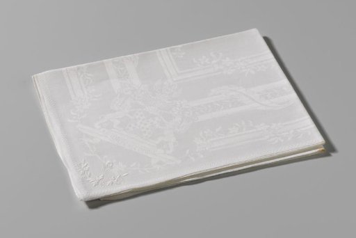 Napkin with the Van der Dussen family coat of arms