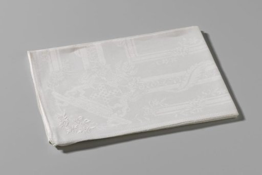 Napkin with the Van der Dussen family coat of arms