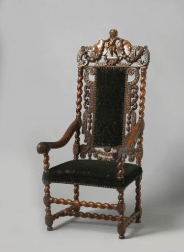 Armchair of walnut