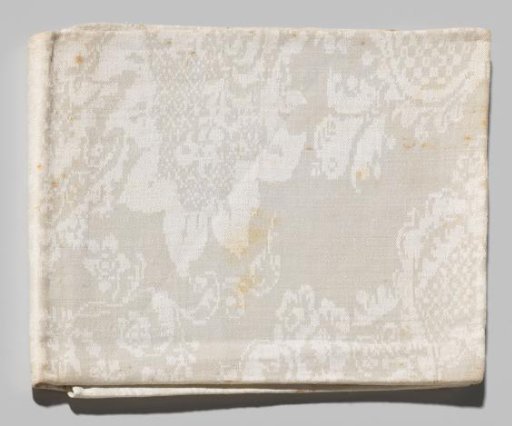 Tablecloth with floral pattern