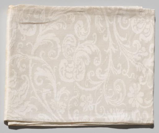 Tablecloth with acanthus scrolls