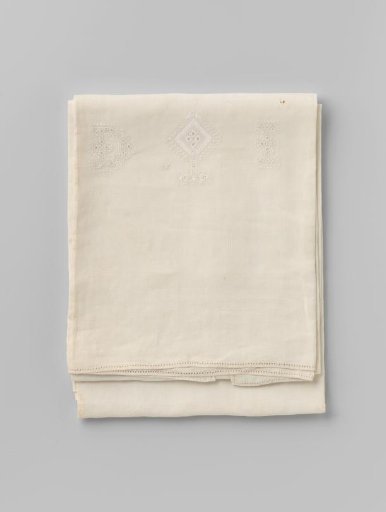 Cloth with entre-deux featuring a fine checkered pattern. Mark: initials D and I on either side of a tree of life (?) and the year 1672.