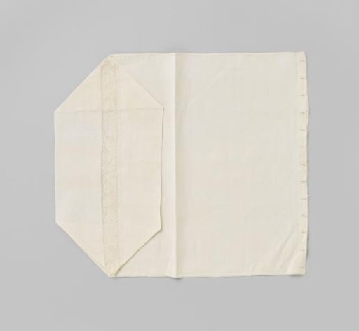 Linen pillowcase with an insert of Dutch lace
