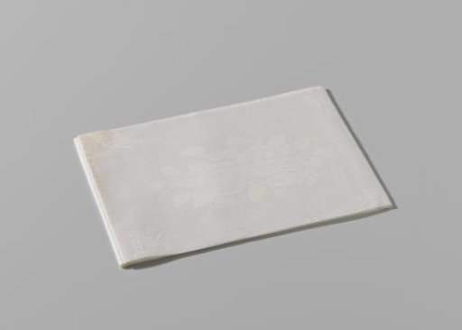 Napkin with roses and forget-me-nots