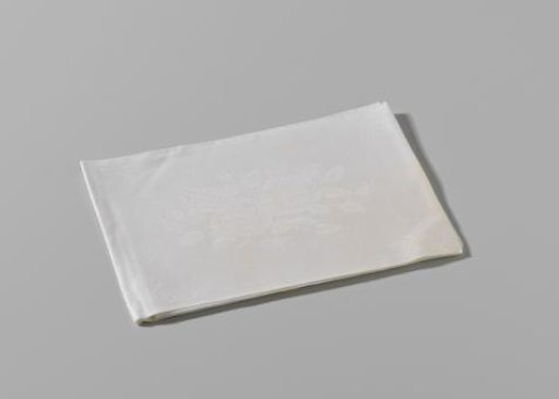 Napkin with roses and forget-me-nots