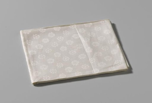 Napkin with digitalis and rosettes