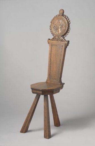 Sgabello of walnut wood decorated with intarsia