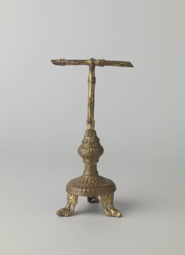 Altar cross on a stand