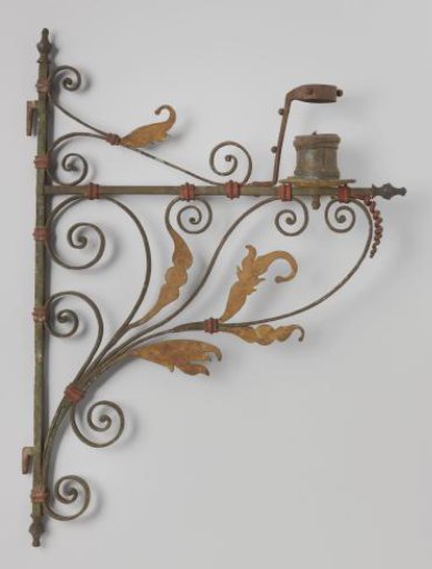 Hanging arm, coll. Mannheimer.