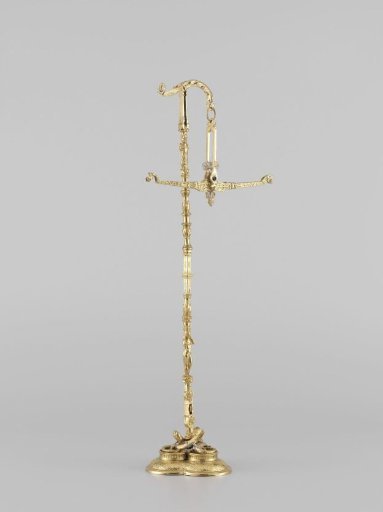 Balance standard with a counterweight