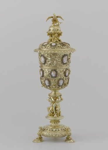 Goblet with cameos