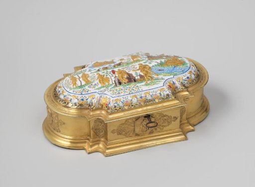 Toilet box of gilded silver, oval, with vertical and hollow joints at the corners and rounded ends and a flat front and back. Arched lid with representation of Olympic gods in enamel