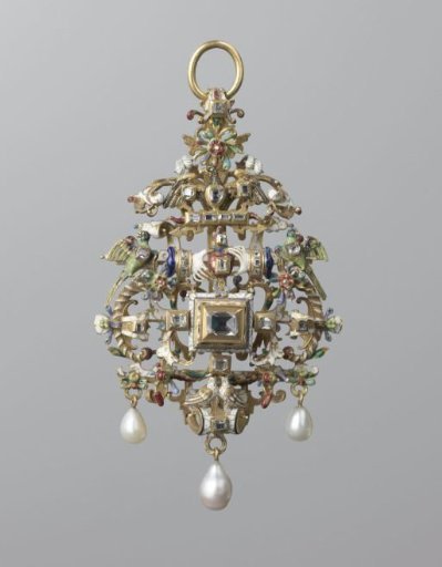 Pendant with clasped hands