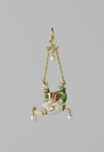 Pendant in the shape of a flying dragon
