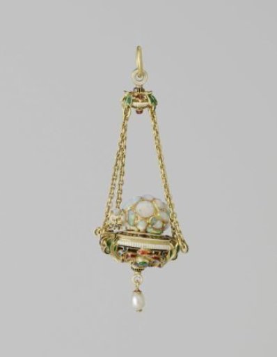 Pendant in the shape of a monster