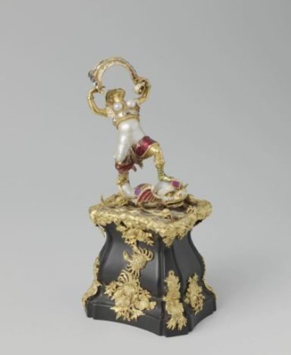 Pendant on a pedestal with Amphitrite on a dolphin