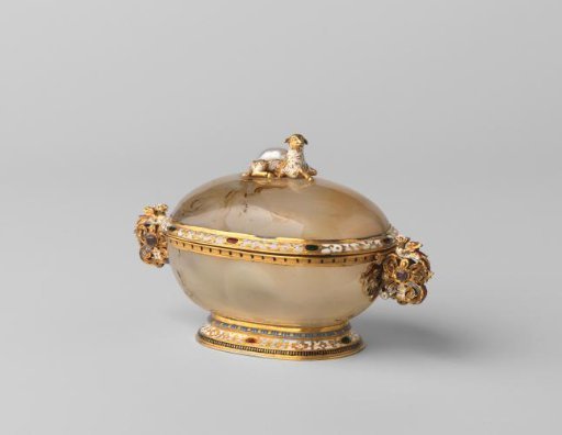 Lidded Dish of Translucent Agate, Oval, Mounted with Enamelled Gold and Baroque Pearl