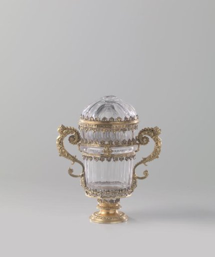 Coupe with Lid