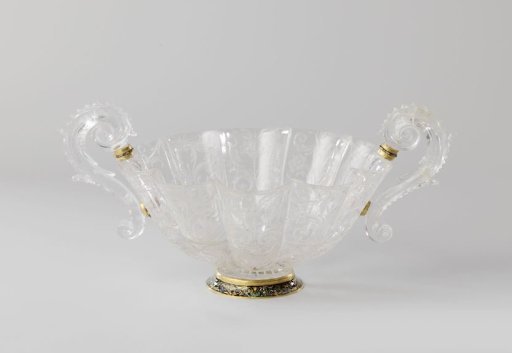 Footed dish