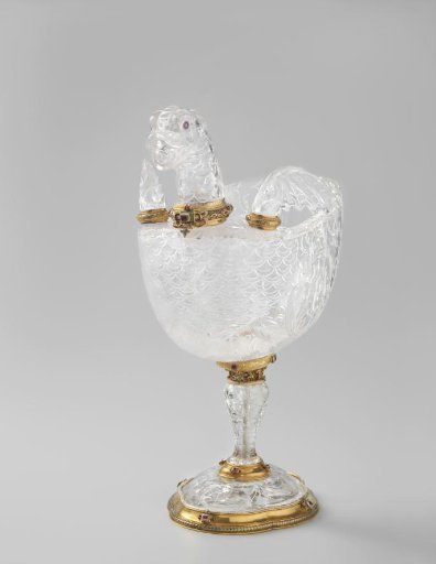 Dish in the form of a dragon