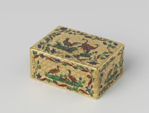 Snuffbox of gold, rectangular, decorated with animals and vines in translucent enamel