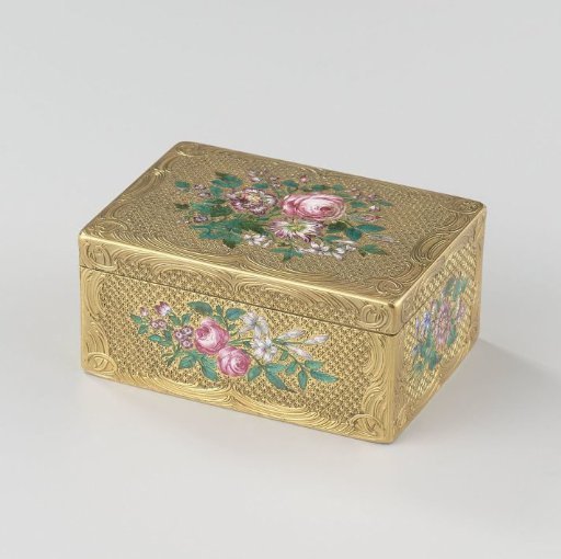 Snuffbox of gold, rectangular, decorated with bouquets of flowers in enamel