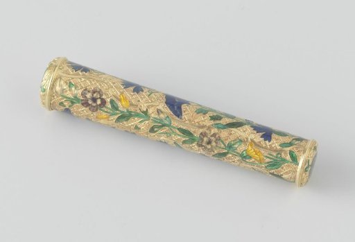 Necessaire of gold with enamelled cornflowers