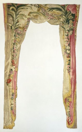 Corner piece with draperies, palm trees and floral garlands