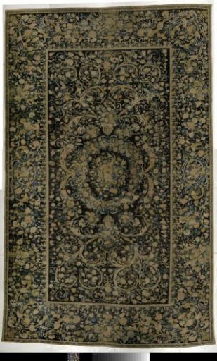 Savonnerie carpet with floral and acanthus pattern