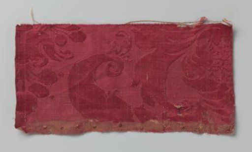 Wall covering of cerise-red half-silk damask in six different floral patterns