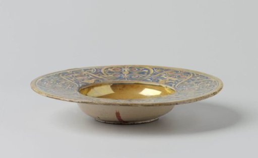 Dish, multicolored painted on the flat with a coat of arms featuring two climbing lions, within a circle