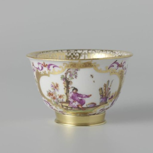 Cup, multicoloured painted with chinoiserie