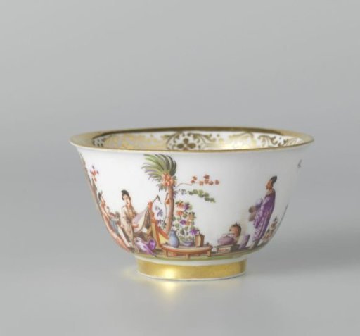 Cup, multicolored painted with chinoiserie and the coat of arms of the Venetian Morosini family