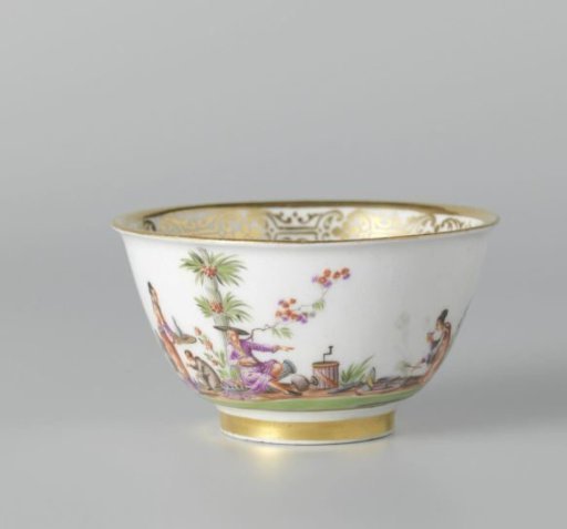Cup, multicolored painted with chinoiserie and the coat of arms of the Venetian Morosini family
