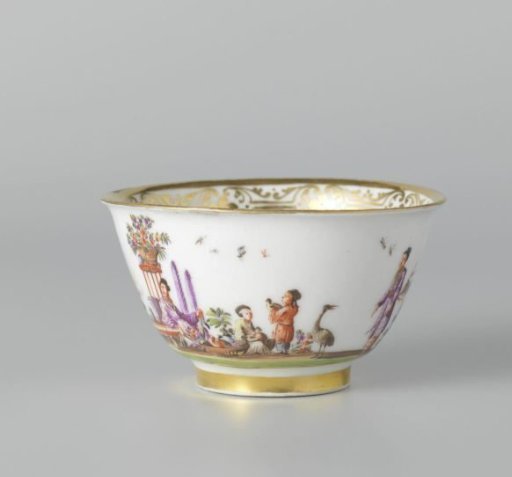 Cup, multicolored painted with chinoiserie and the coat of arms of the Venetian Morosini family