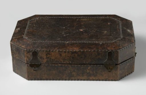 Case for an eighteen-piece coffee and tea service of Meissen porcelain